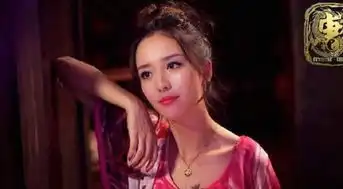 夜读雷佳音佟丽娅互喂饮料双双出轨这桌海鲜家常菜,吃完怎么扔