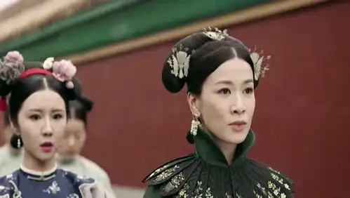 延禧攻略最美顺嫔衣服藏垫肩迷上了顺嫔了呢
