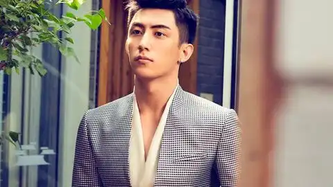 时光欠我一位黄景瑜18岁调皮的后桌男孩
