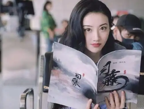 杨幂捧谁谁红失效了暴风眼毫无声息,隔壁景甜反而带红了张彬彬