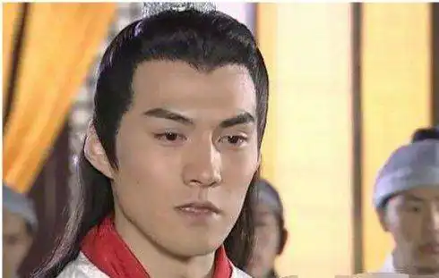 跟霍建华齐名的古装男神,人帅戏好却不火,娶长腿美女39岁当爹
