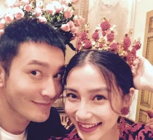 杨颖晒小海绵四岁背影照,却被扒其四岁生日惨淡,疑婚变影响孩子