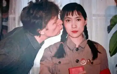 狂飙的她曾被誉为第一美人,初恋张铁林,为嫁老外与家人决裂