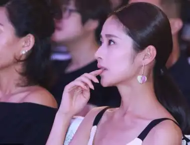 颖儿排骨胸吸睛,为何瘦的这般惊人