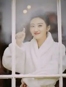 景甜终于换发型了,当她剪成古力娜扎同款齐刘海,网友酷成御姐