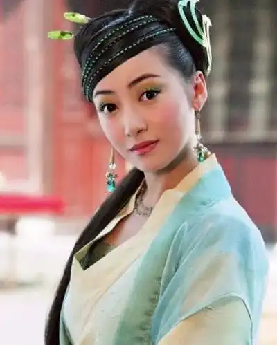 为什么陈紫函一直扮古装看了她的现代剧照后,网友收视率稳了
