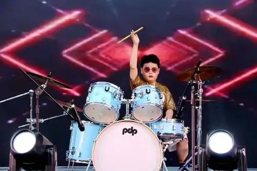 等待一朵花开,看见最美绽放记木子联大外国语小学第三届艺术节展演篇
