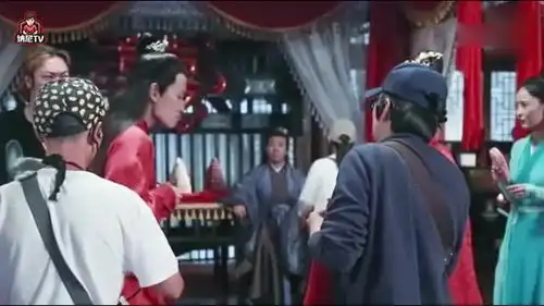 天乩之白蛇传说片场花絮杨紫任嘉伦大婚现场,两人是真的皮
