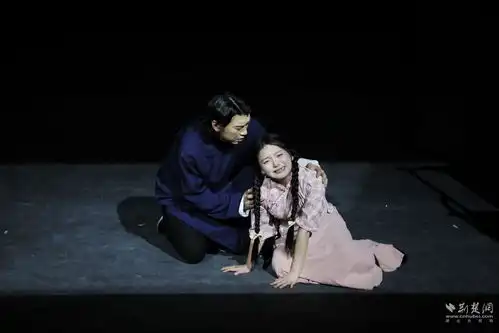 武汉学子毕业大戏狂飙以艺载道
