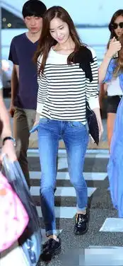 太阳的后裔宋仲基晋九cp款条纹衫朴海镇允儿也爱穿