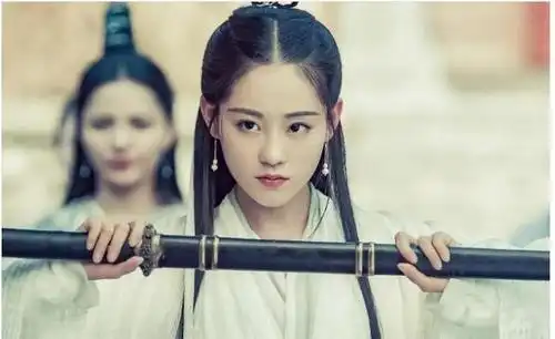 新版倚天屠龙记播出,双女主热度太低,反倒坑害杨幂唐嫣