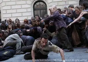 行尸走肉第五季北京时间10月13日首发第一集剧透
