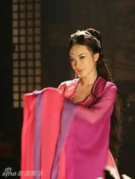 图揭明星古装舞蹈三绝招转圈甩袖特写