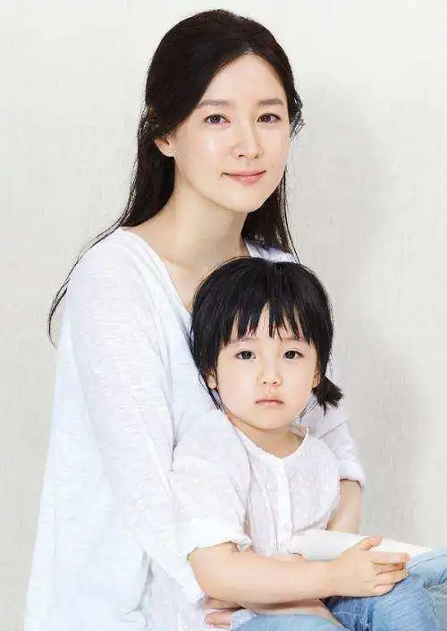 大长今李英爱的女儿越长越美,清新可人,基因太强大了
