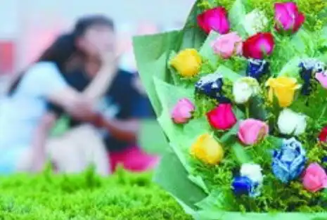 德化妻子闹离婚,丈夫法院里掏出玫瑰花结果
