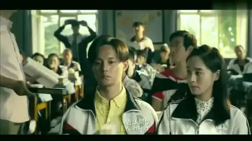 夏洛特烦恼中一个镜头,放大看才知道王老师真被夏洛打怕了
