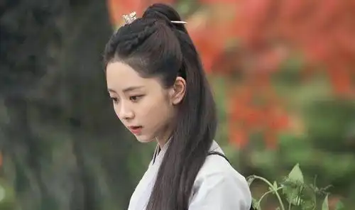 校长总结早恋的孩子,一般在书包藏这3种东西,家长不妨自查下