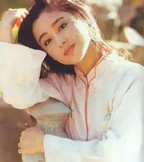 44岁陈红往日青涩旧照曝光