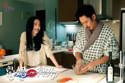 离婚律师持续升温姚晨激吻吴秀波剧照曝光
