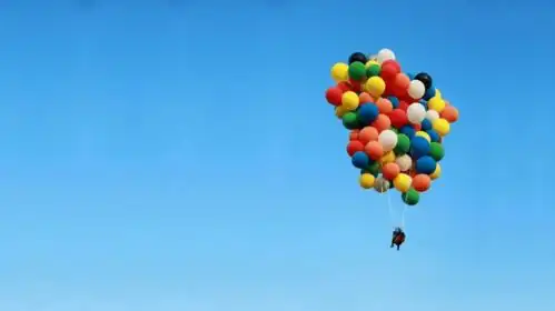 中国最牛夫妻卖掉北京房产环球旅行,10年后回来发现赚了2个亿