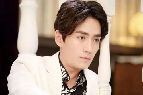 电视好演员奖热巴票数超杨幂,网剧走红的他远甩王俊凯70万票
