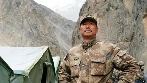 英雄团长祁发宝履历一览
