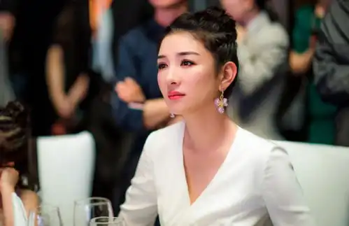 近年来被狗咬伤的8大明星,黄奕李依晓上榜,萧亚轩排第几