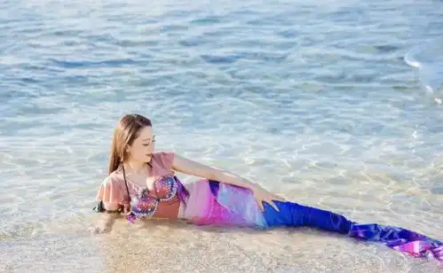 吉娜综艺美照曝光,穿鱼尾裙摆在海中拍照,美人鱼造型太性感
