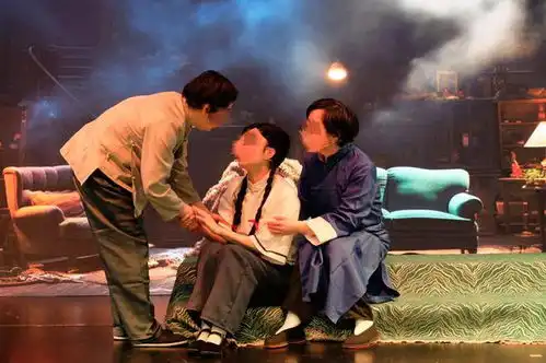 上海市女子监狱里,罪犯排演的雷雨音乐之声有何不同
