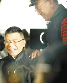 姜文冯小刚做导演亏了
