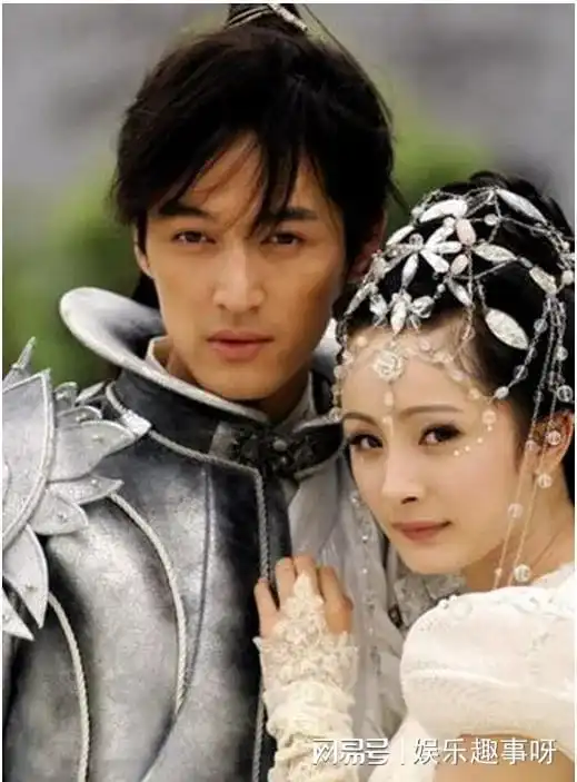 胡歌情史录,擦肩薛佳凝,错失江疏影,他为什么不结婚
