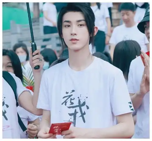 鞠婧祎和郭俊辰搭档,出演古装剧花戎,你期待吗
