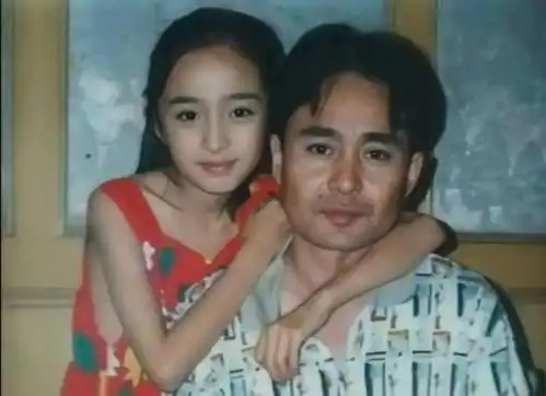 有种长相叫谢爸妈不整容之恩,网友晒出旧照,颜值惊艳了时光