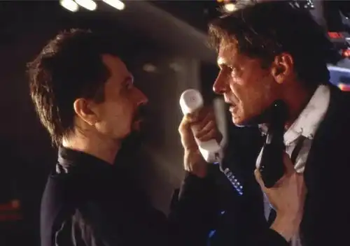 加里大叔终于拿了奥斯卡影帝这部帮他横扫颁奖季的至暗时刻,是时候好好看看了
