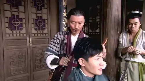 龙门镖局郭京飞剪短头发被笑话,竟拿着剪子对八斗下手