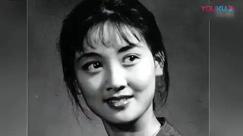 红楼梦吊打现在的女明星,87版红楼梦主演们颜值逆天,素颜照都可以舔屏