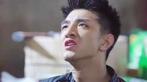 倾城时光总裁看到闪光,秒懂特种兵已经就位,里应外合击杀罪犯
