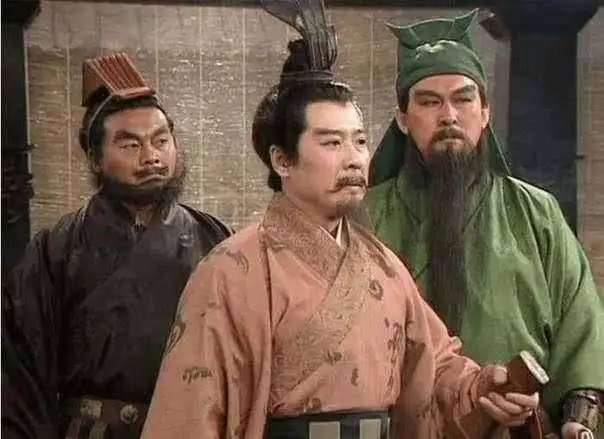 三国往事刘备武功比张飞高,张飞才心甘情愿当刘备小弟