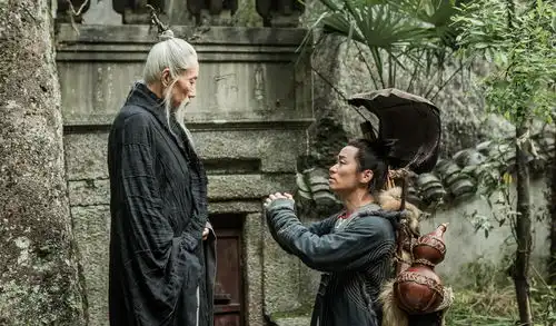 阿诗玛取景地,有神秘岩石画距今600年的石头村,太美了
