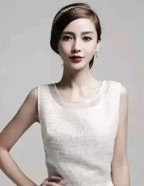 黄晓明希望儿子像baby,对baby狂吹彩虹屁,网友清醒一点吧

