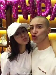 组图秦岚横店剧组庆生女神依旧光彩照人