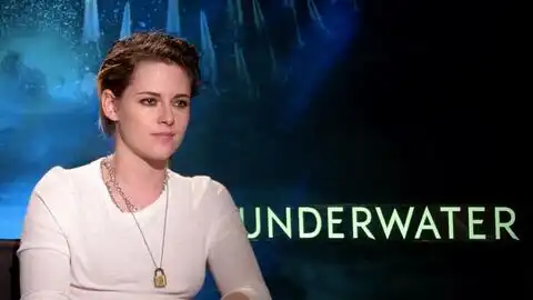 小k克里斯汀斯图尔特kristenstewart谈剃头和新电影角色