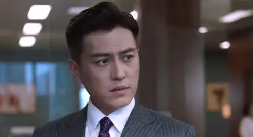 精英律师封印停车场热吻罗琦,罗槟意外撞破,封印叫姐夫