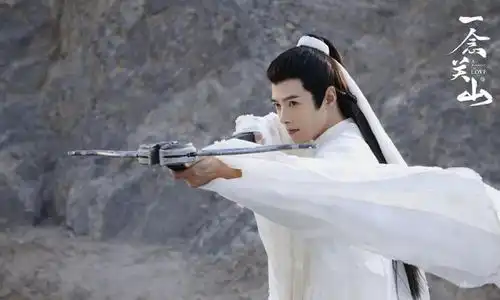 出道10年不温不火,一念关山他终于出圈,焦恩俊都在夸他帅
