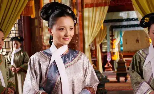 甄嬛传中同样是丫鬟,为何颂芝能当答应,剪秋却不行这一切都源于她
