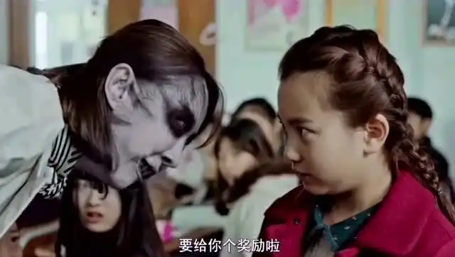 女孩天生可以看见鬼,大半夜刷到,差点没把我送走
