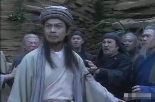 慕容复假扮李延宗时和乔峰打都不分上下,恢复身份后却屡屡败下
