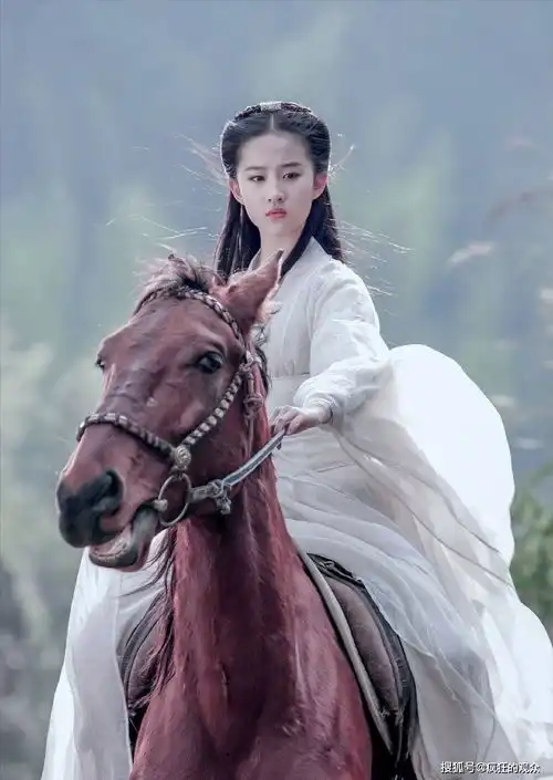 古代版三十而已,刘亦菲带着闺蜜在宋朝创业,和杨过重逢拥吻