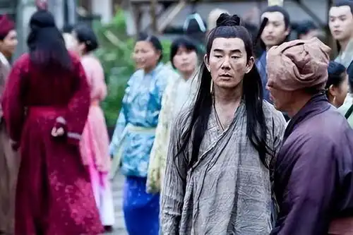 王莽篡汉被后人唾弃,大势所趋还是小人夺权浅谈王莽改制利弊
