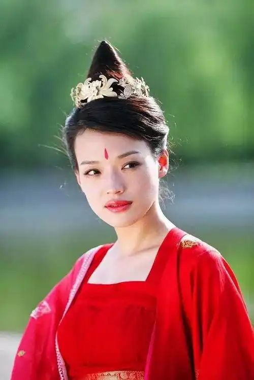 八位古装红衣女神,胡静王丽坤佟丽娅萧蔷蒋勤勤,谁最惊艳
